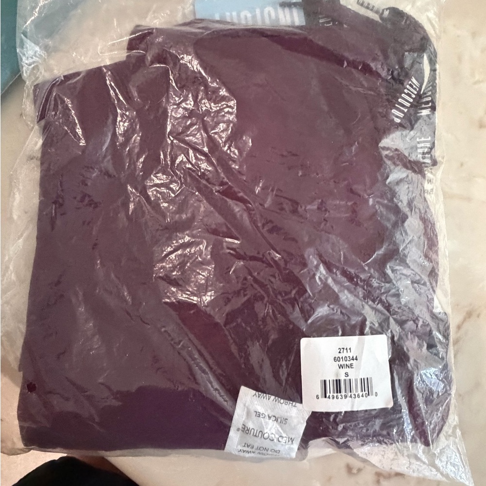 Med Couture Wine Women's joggers